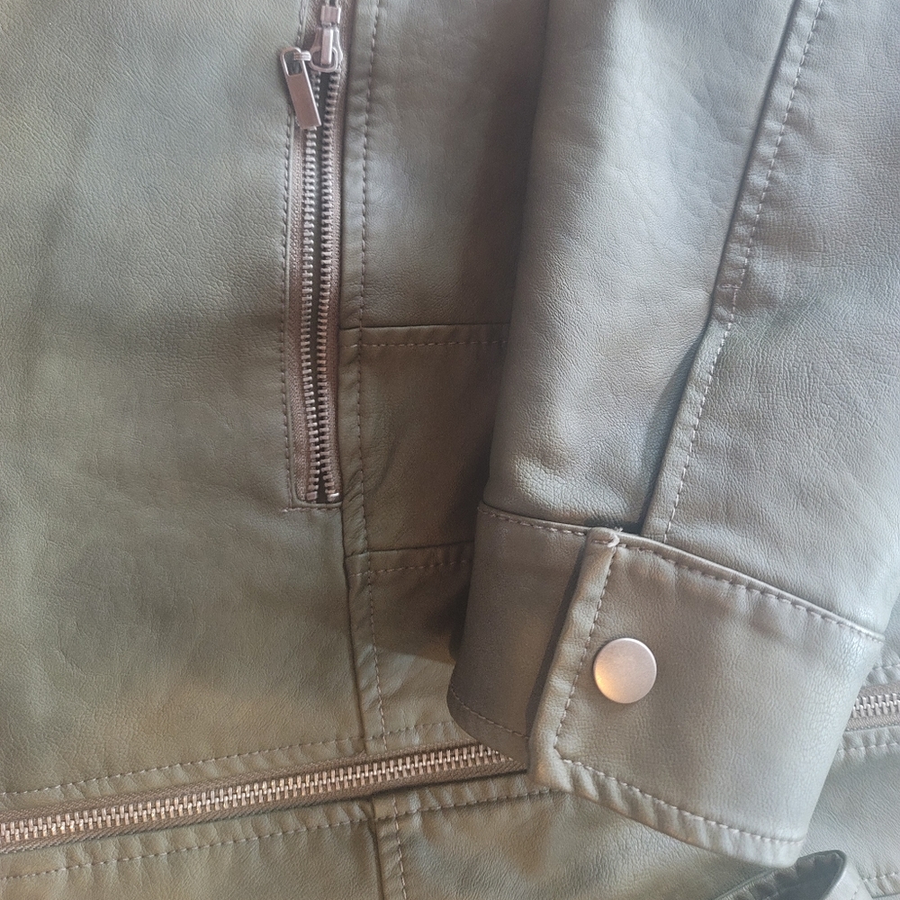 Womens large olive green leather jacket - Picture 3 of 3